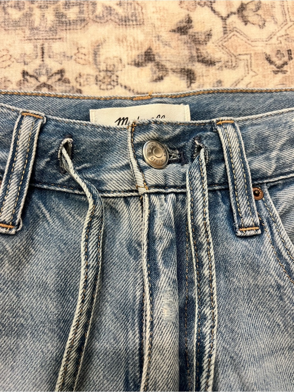 Madewell Ultimate Wide Leg Jean. Drawstring detail. Size 26. Like new!! - Picture 3 of 6